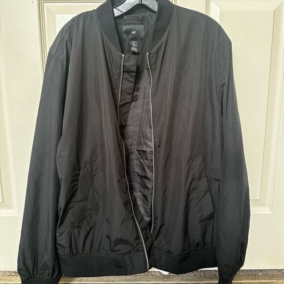 H & M black bomber jacket - Picture 5 of 7